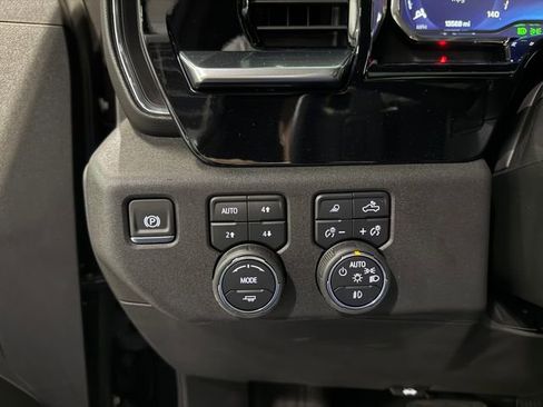 Used 2024 Chevrolet Silverado 1500 High Country w/ High Country Premium Package image 27