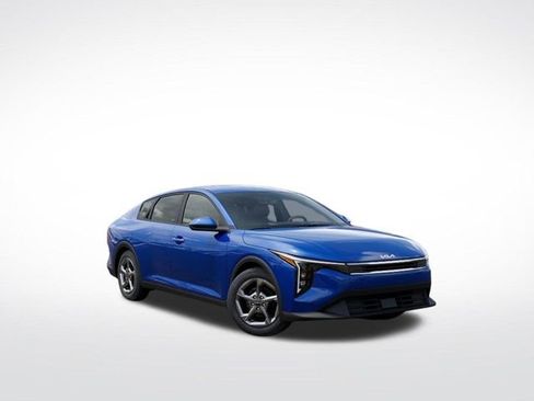 New 2026 Kia K4 FWD image 8