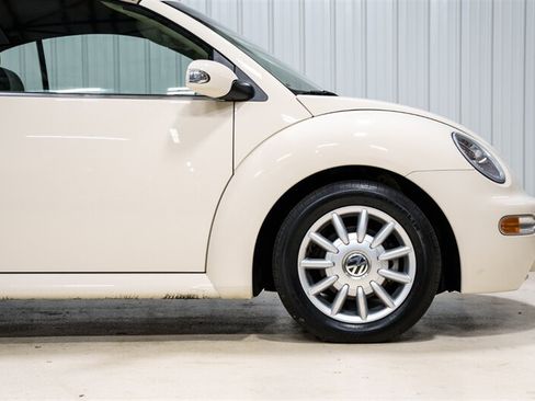 Used 2005 Volkswagen Beetle GLS FWD image 23