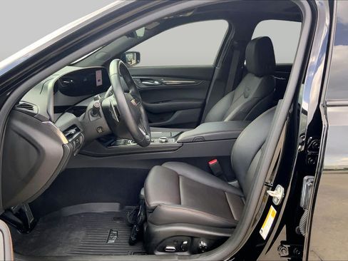 Certified 2025 Cadillac CT5 V w/ Technology Package RWD image 8