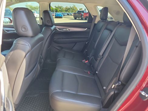 Used 2018 Cadillac XT5 Premium Luxury image 16