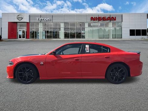 Used 2023 Dodge Charger R/T w/ Blacktop Package RWD image 4