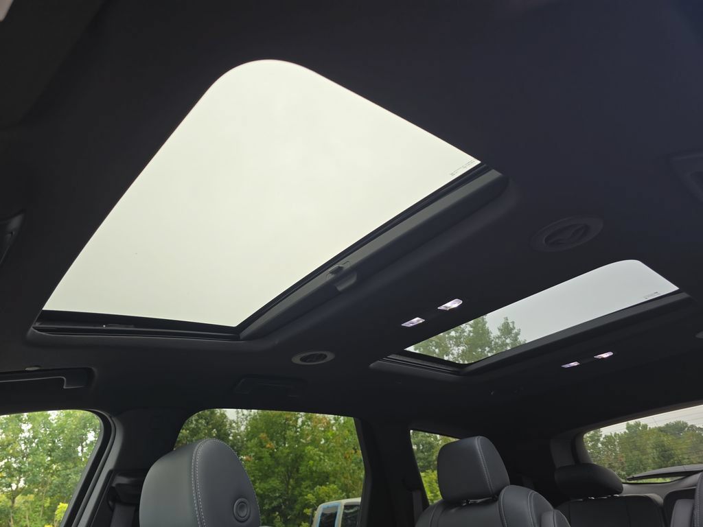 Certified 2023 Buick Enclave Essence w/ Experience Buick Package AWD/4WD image 35