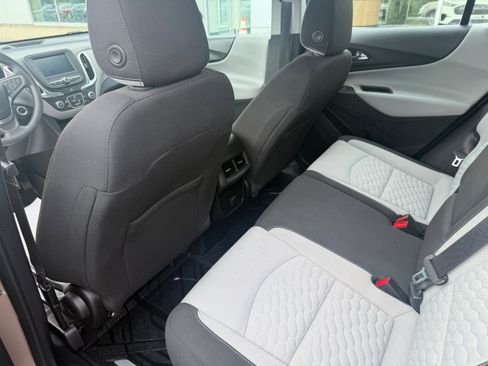 Used 2018 Chevrolet Equinox LS FWD image 21