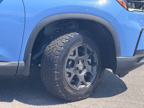 Used 2025 Honda Pilot TrailSport image 5