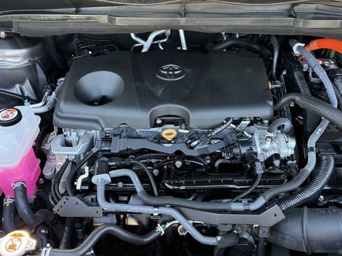 Certified 2024 Toyota Sienna Limited image 35