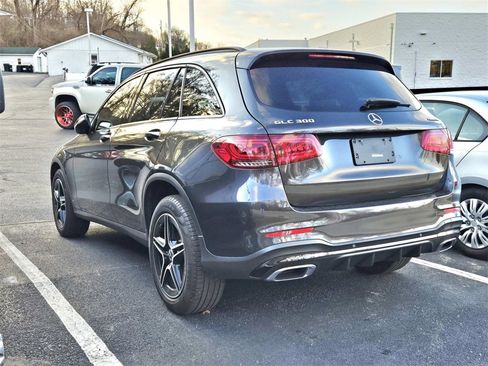 Used 2020 Mercedes-Benz GLC 300 4MATIC image 3
