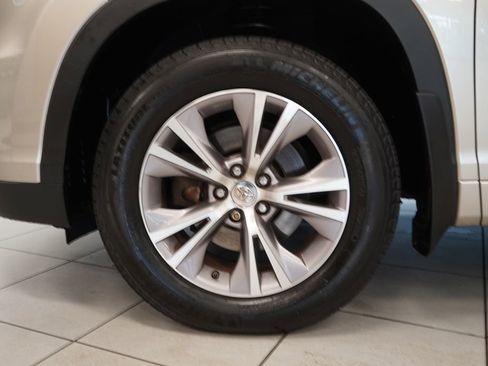 Used 2015 Toyota Highlander XLE AWD/4WD image 18