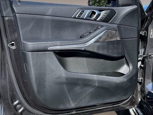 Used 2022 BMW X5 sDrive40i w/ Premium Package RWD image 18