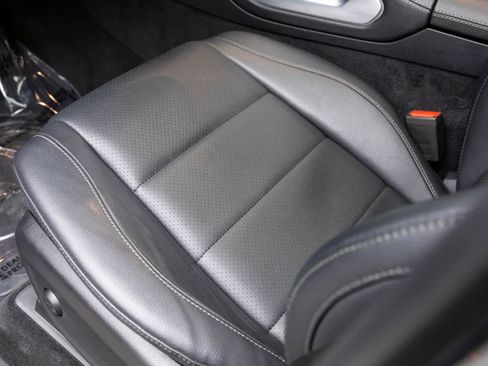 Used 2022 Mercedes-Benz GLE 350 4MATIC w/ Premium Package image 25