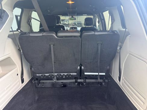 Used 2019 Dodge Grand Caravan SXT FWD image 15