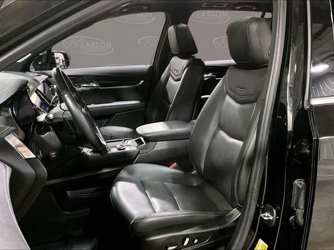 Used 2023 Cadillac XT6 Premium Luxury image 13