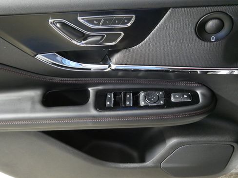 Used 2023 Lincoln Corsair Reserve w/ Equipment Group 202A AWD/4WD image 19
