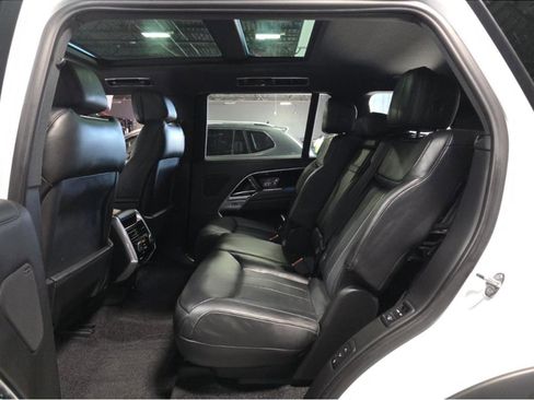 Used 2024 Land Rover Range Rover Long Wheelbase SE AWD/4WD image 10
