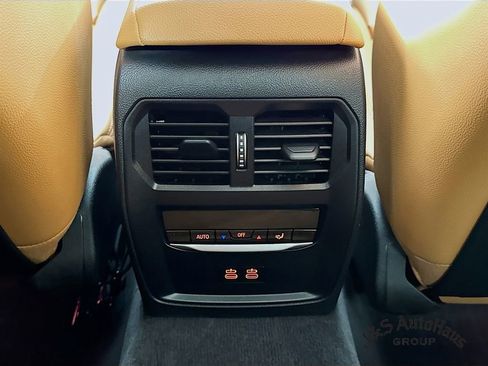 Used 2023 BMW 430i Coupe w/ Premium Package image 31