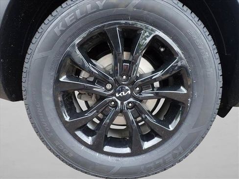 Used 2022 Kia Telluride LX AWD/4WD image 8