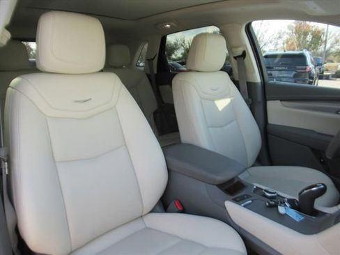 Used 2023 Cadillac XT5 Premium Luxury w/ Technology Package image 10