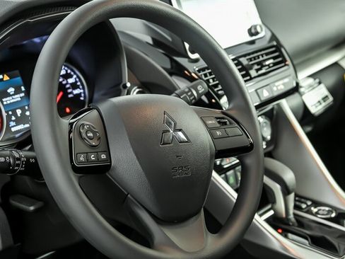 New 2026 Mitsubishi Eclipse Cross LE AWD/4WD image 17