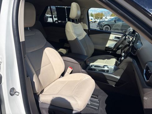 Used 2023 Ford Explorer Platinum w/ Technology Package AWD/4WD image 29