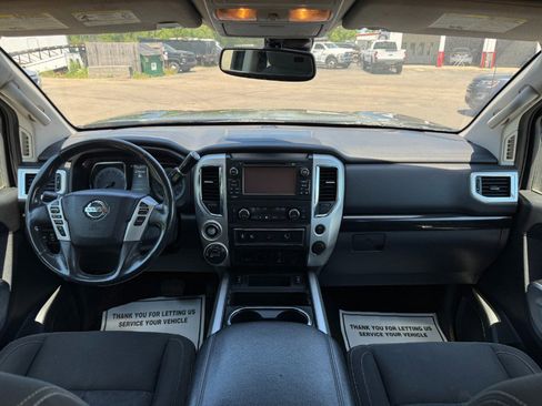 Used 2017 Nissan Titan PRO-4X AWD/4WD image 20