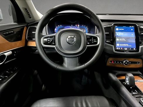 Certified 2023 Volvo XC90 B5 Plus AWD/4WD image 8