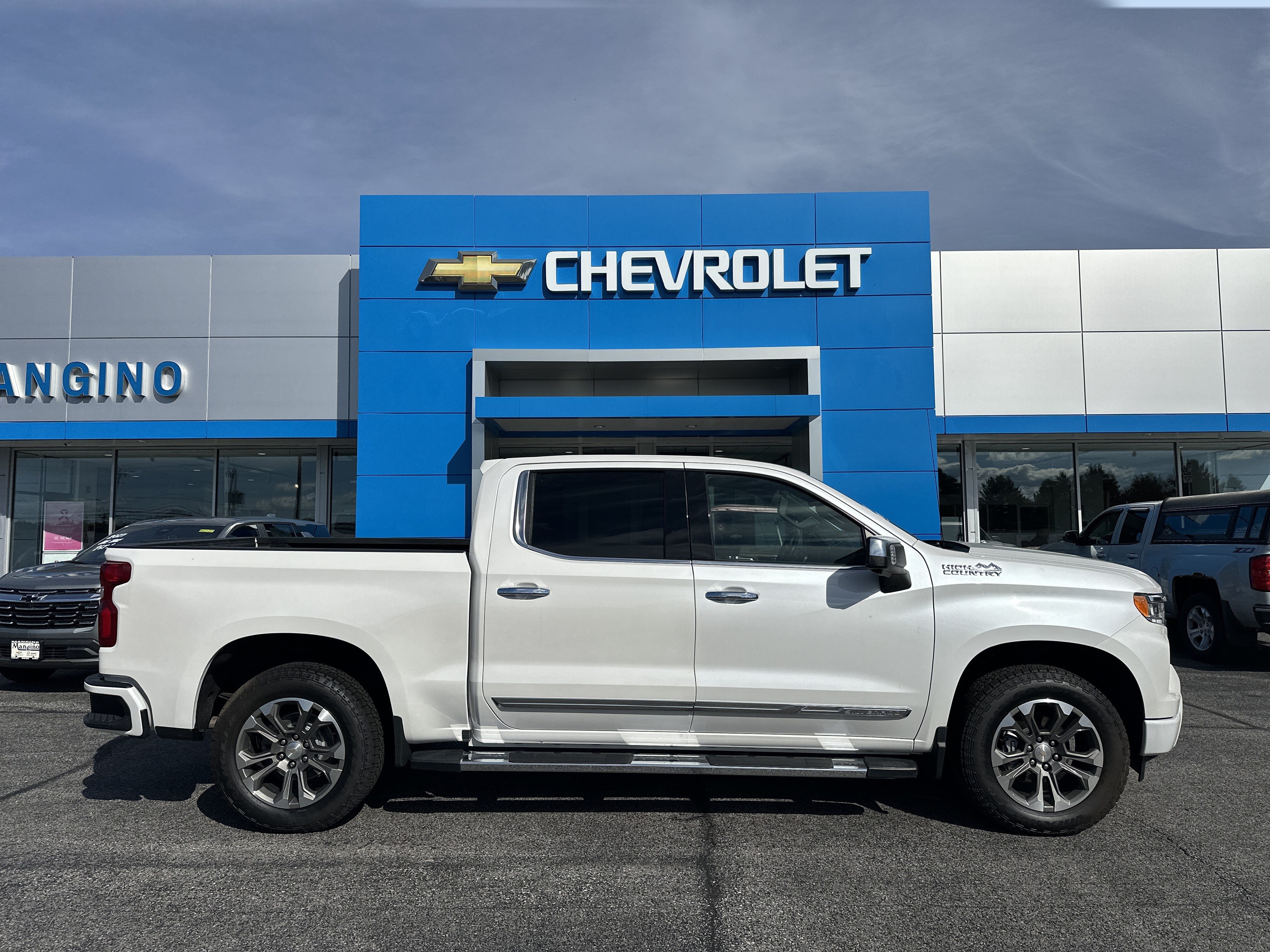 Certified 2023 Chevrolet Silverado 1500 High Country w/ Technology Package AWD/4WD image 1