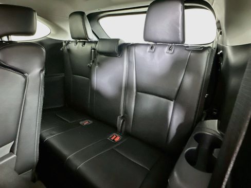 Used 2023 Toyota Highlander XLE FWD image 29