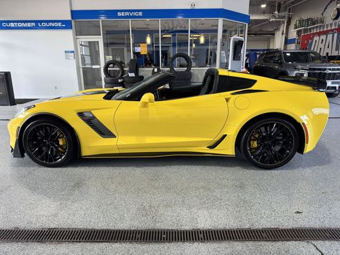 Used 2016 Chevrolet Corvette Z06 w/ 3LZ Preferred Equipment Group RWD image 15