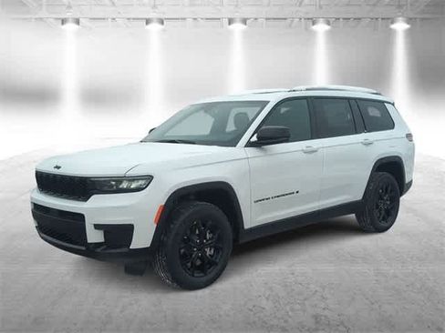 New 2025 Jeep Grand Cherokee L Altitude image 4