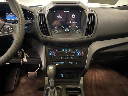 Certified 2017 Ford Escape SE w/ Equipment Group 201A FWD image 17