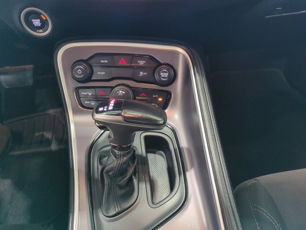 Used 2021 Dodge Challenger SXT RWD image 7