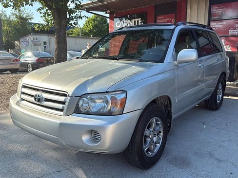 Used 2004 Toyota Highlander 2WD V6 image 1