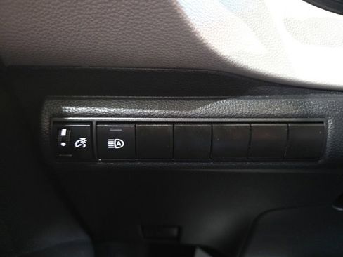 Used 2023 Toyota Corolla LE image 18