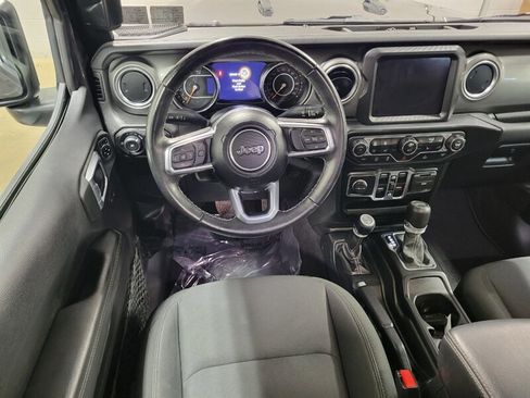 Used 2022 Jeep Wrangler Unlimited Sahara w/ Cold Weather Group AWD/4WD image 41