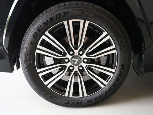 Used 2026 Lexus LX 700h Luxury AWD/4WD image 39