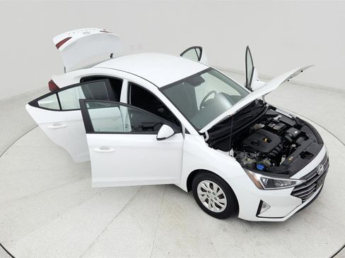 Used 2019 Hyundai Elantra SE w/ Cargo Package image 24