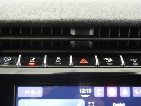 Used 2023 Jeep Grand Cherokee Altitude AWD/4WD image 20