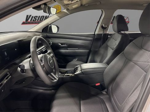 Used 2025 Hyundai Tucson SE AWD/4WD image 9