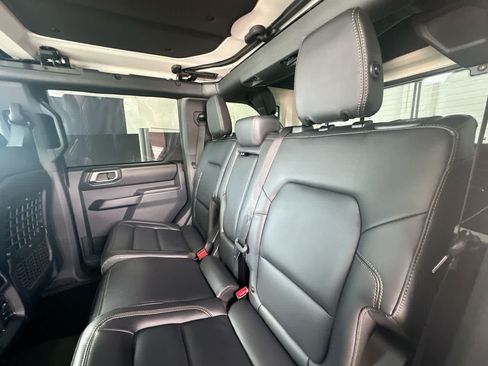 Used 2025 Ford Bronco Badlands AWD/4WD image 22