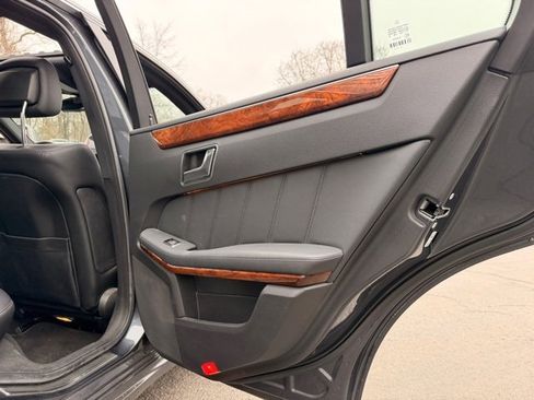 Used 2012 Mercedes-Benz E 350 4MATIC Sedan image 5