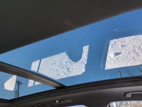 Used 2023 Volkswagen Tiguan SE R-Line image 20