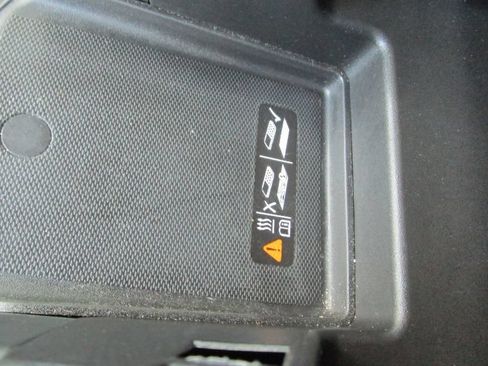 Used 2024 Chevrolet Silverado 1500 LTZ AWD/4WD image 47