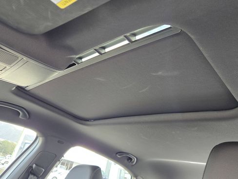 Used 2021 Volkswagen Passat 2.0T R-Line image 11