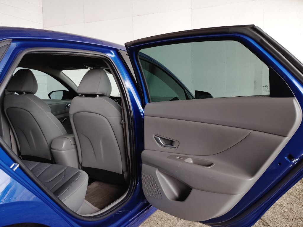 Used 2023 Hyundai Elantra SEL w/ Convenience Package FWD image 14