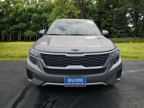 Used 2021 Kia Seltos LX AWD/4WD image 2