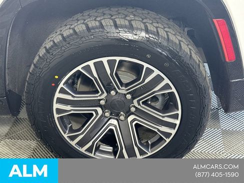 Used 2024 Jeep Wagoneer Series II AWD/4WD image 23
