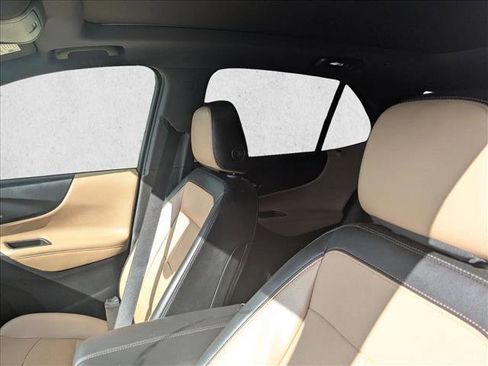 Used 2023 Chevrolet Equinox Premier image 15