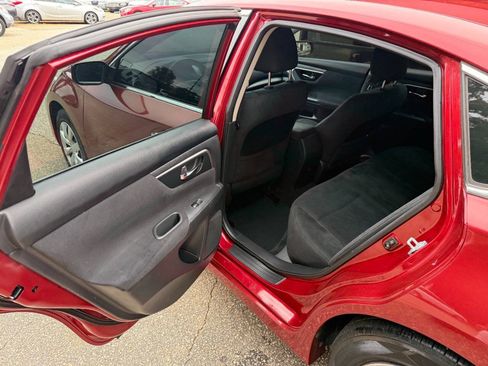 Used 2015 Nissan Altima 2.5 S w/ Power Driver Seat Package FWD image 11