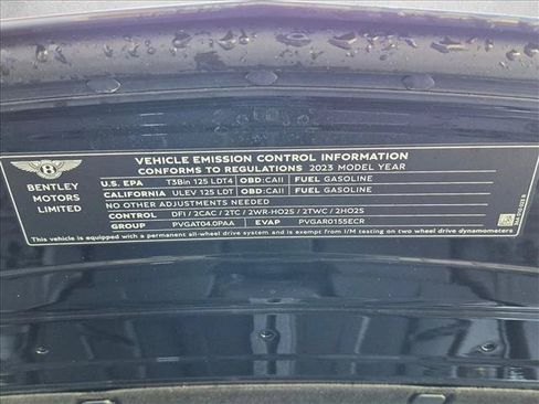 Used 2023 Bentley Bentayga AWD/4WD image 22