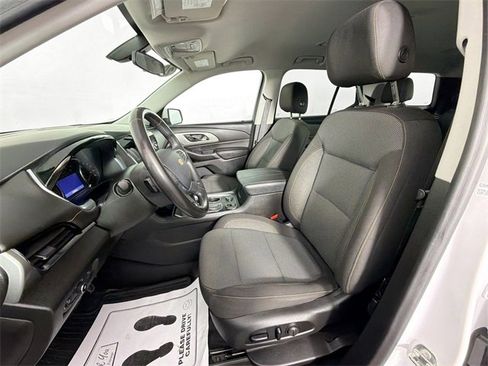 Used 2020 Chevrolet Traverse LT image 19
